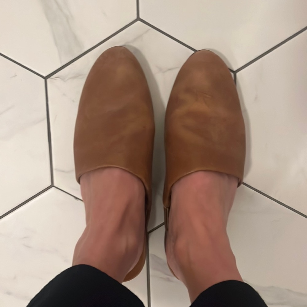 Lucky brand slides